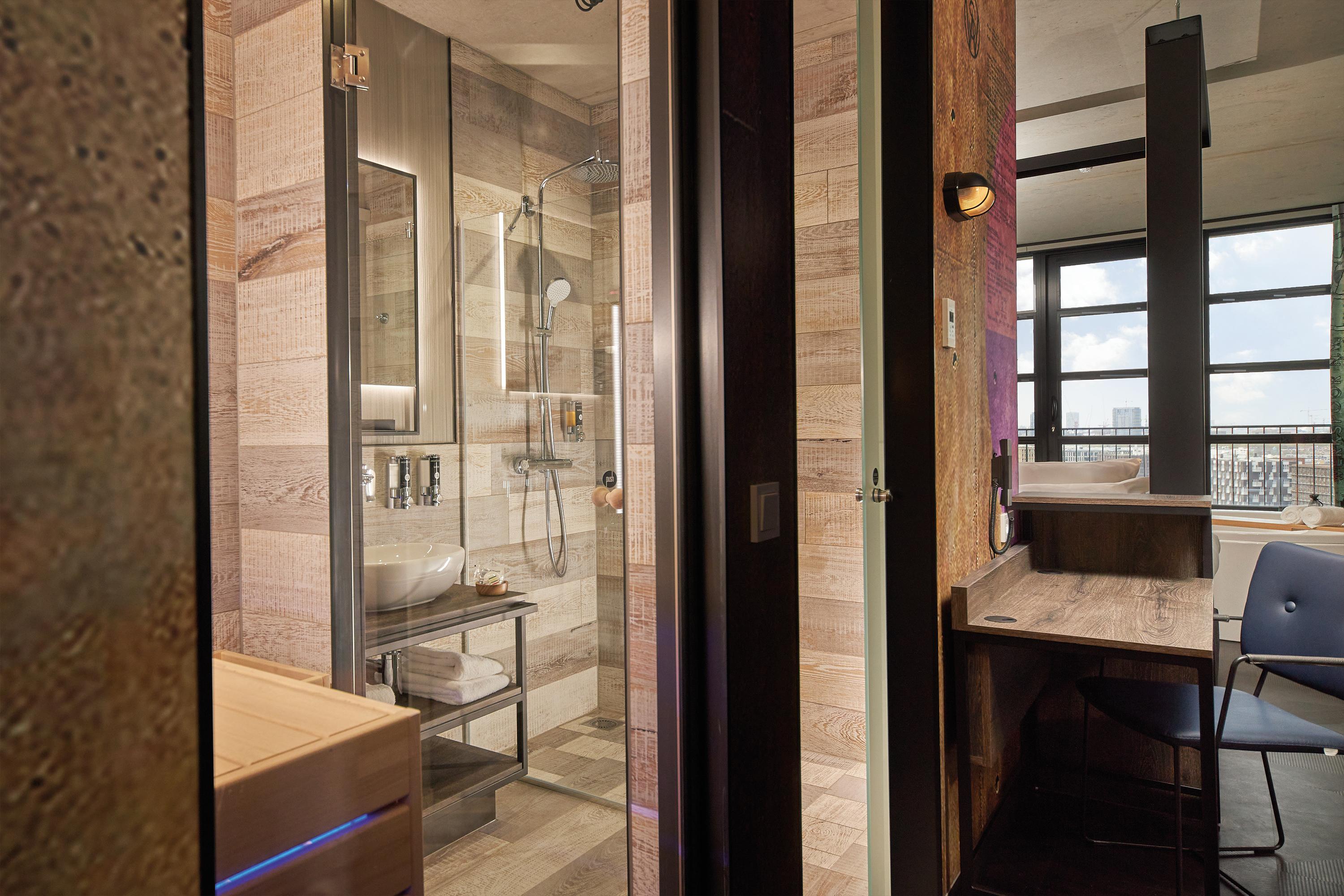 Inntel Hotels Amsterdam Landmark Kültér fotó Shower room in a room of the hotel